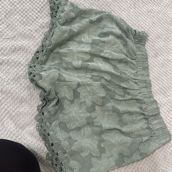 Shorts - Picture 2 of 2